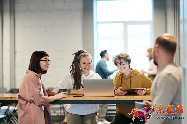 淘寶店鋪怎么裝修上傳寶貝？色調(diào)怎么選？